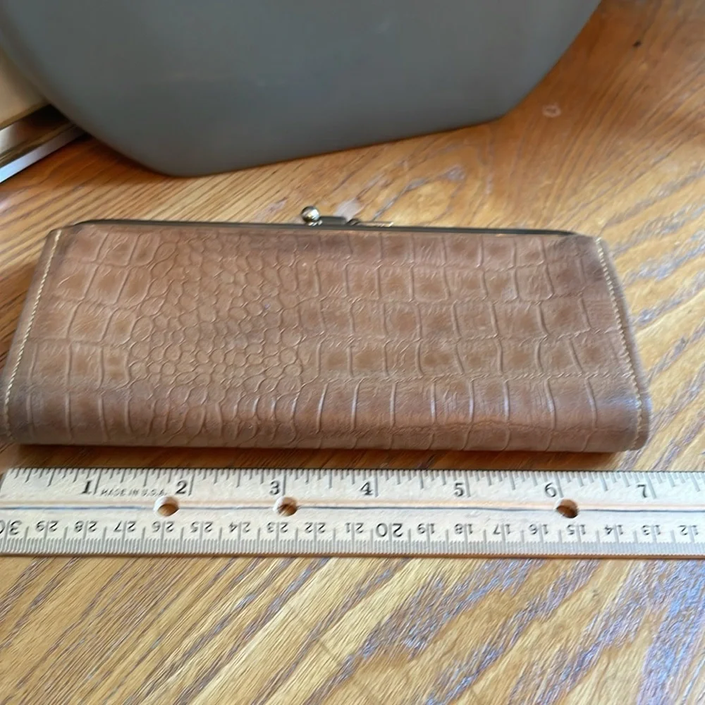 🎪 Buxton alligator grain cowhide tan leather wallet: